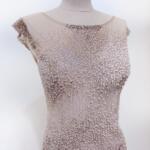 藕粉流線管珠肩袖禮服