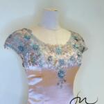 奶茶金織花刺繡絲緞禮服